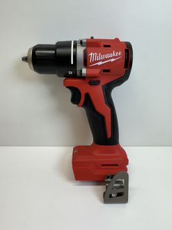 Brand New Milwaukee M18 18V Lithium-Ion Brushless Cordless 1/2 in. Compact Drill/Driver (Tool-Only)