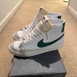 Nike Blazers Green Size 10