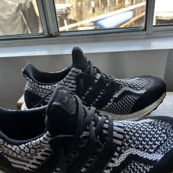 Black Adidas Woman’s Running Shoes: Size 7.5