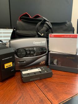 Vintage JVC Compact VHS-C Camcorder Bundle – 28x Zoom – Ready for Nostalgia! 📼