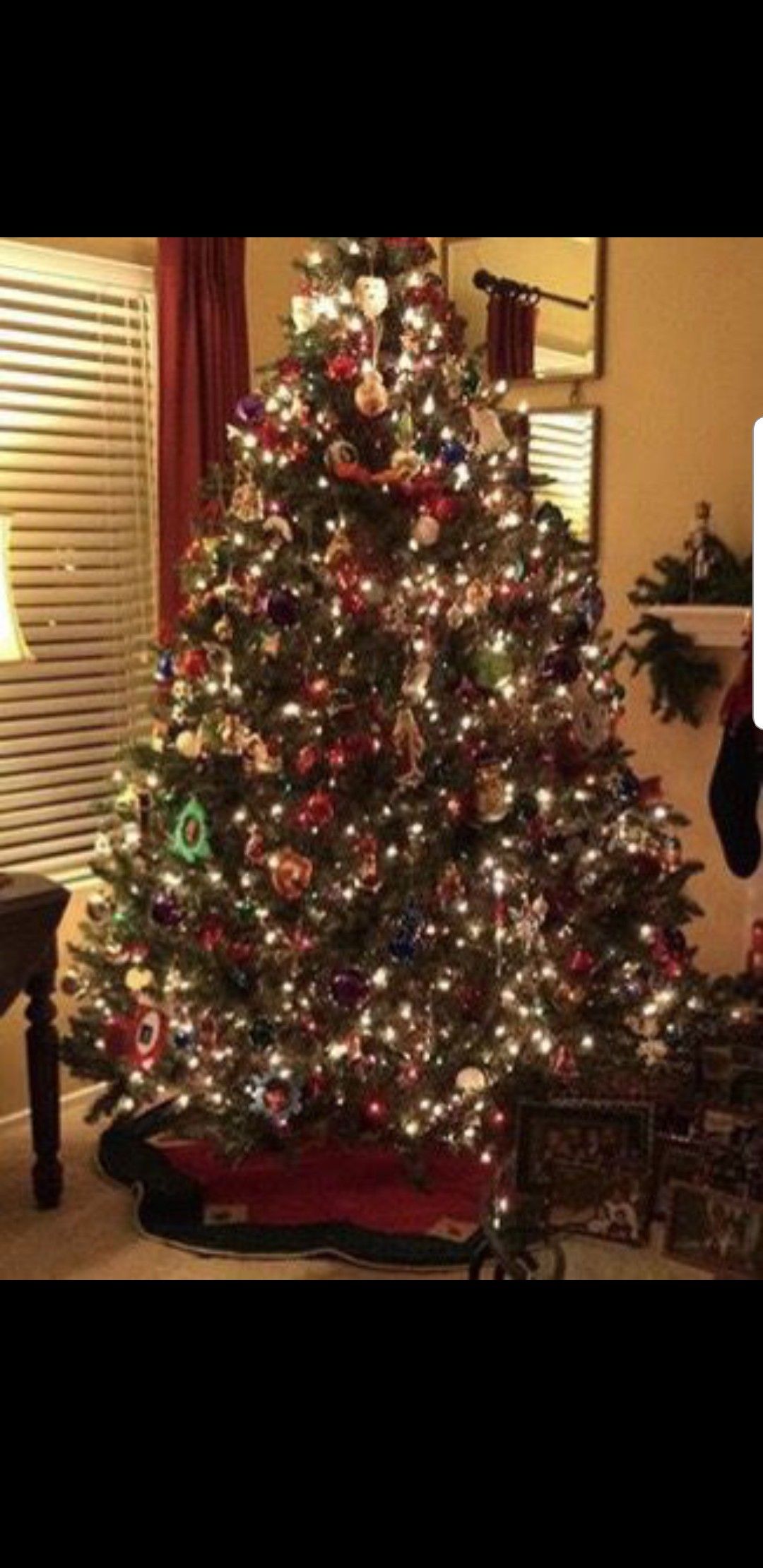 Pre-lit 8ft Christmas Tree