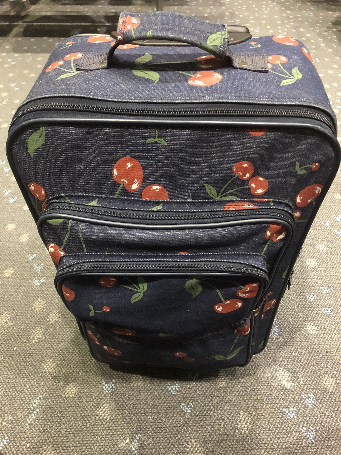 Two piece designer luggage set for Sale in Irvine, CA - OfferUp