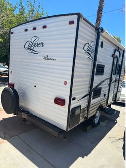 2014 couchman clipper 18 foot full kitchen and bathroom