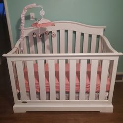 Baby Crib [Graco] in good condition. 