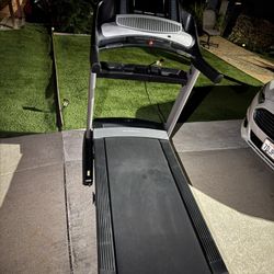 Treadmill 