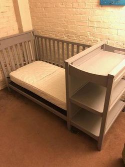 Crib with baby changer