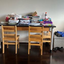 Kids/Craft table With 4 Chairs For Sale