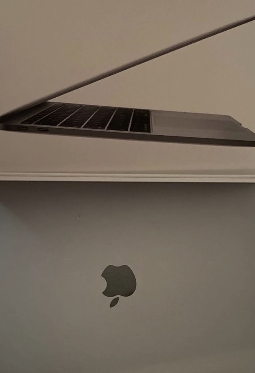2017 MacBook Pro Perfect Condition! Thunderbolt