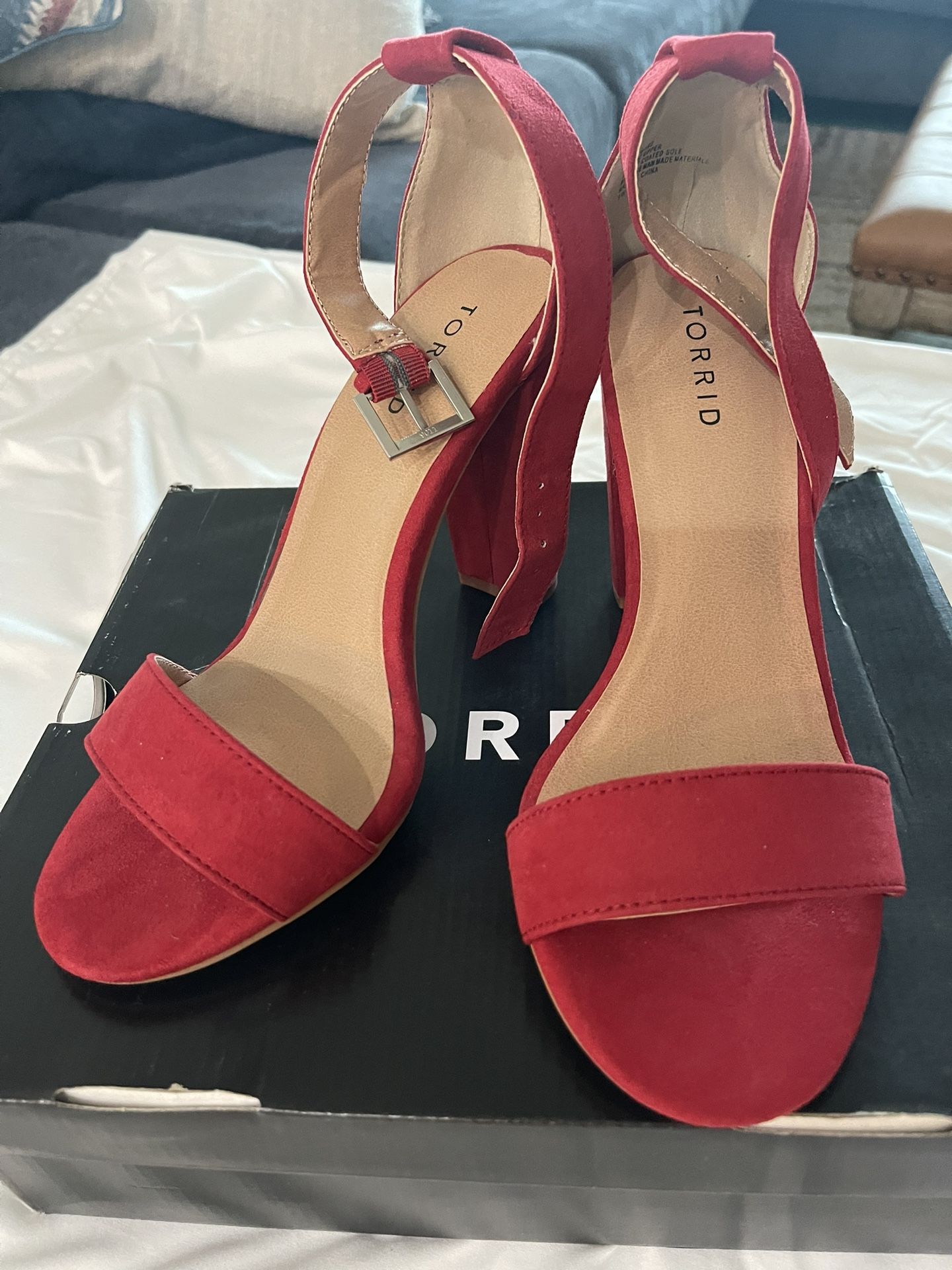 NWT torrid women’s red ankle strap 4 inch block, heel faux suede sandals size 9W