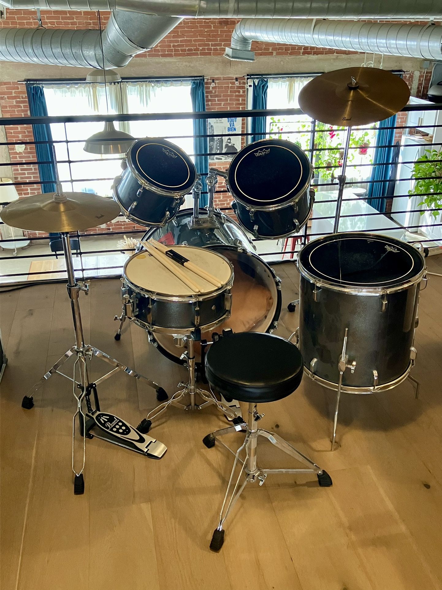 Pearl Roadshow Drum Set 5-piece