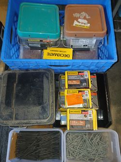 Deakmsde Screws