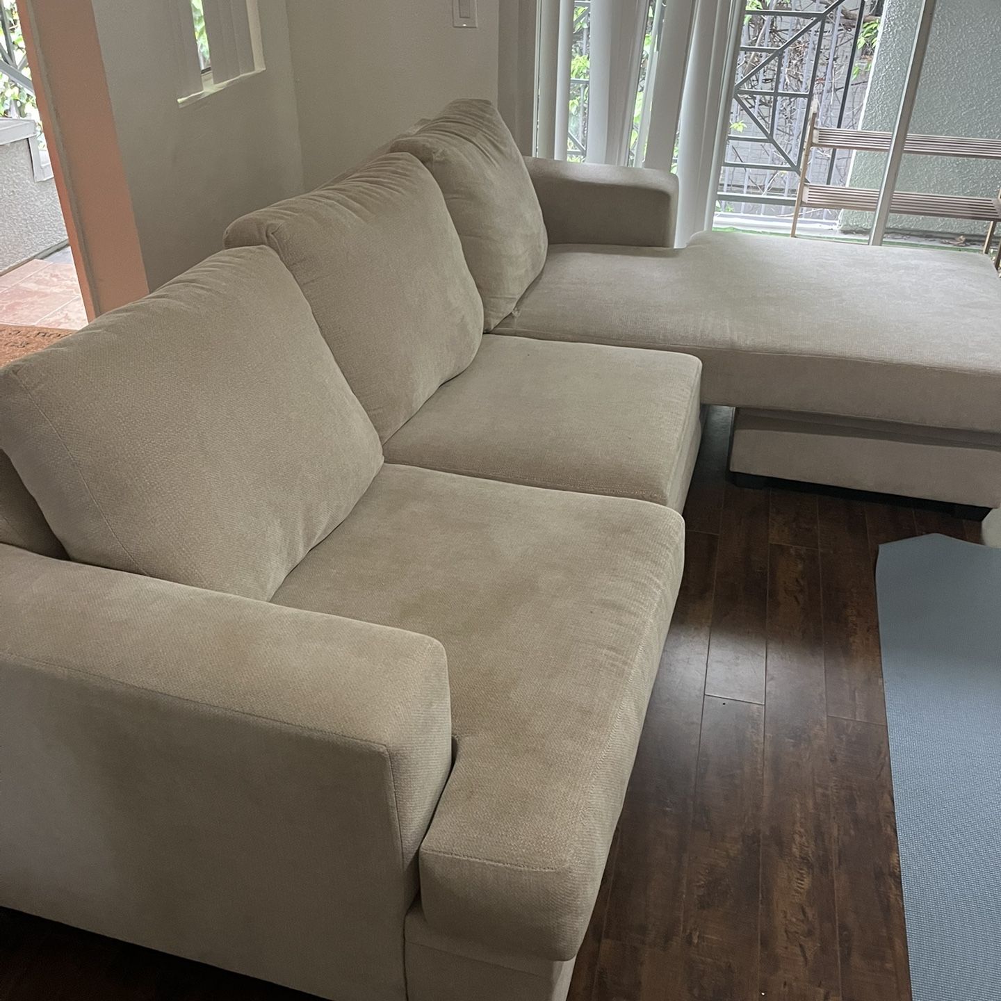 FREE LIVING SPACES COUCH