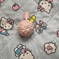 Ariana Grande Perfume 