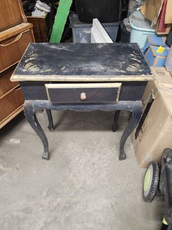 Small Antique Table One Drawer.