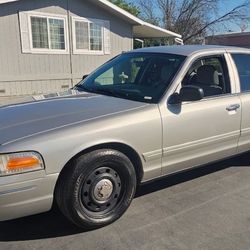2004 Ford Crown Victoria