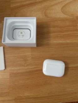 apple 3 gen brand new unopened, noise cancellation