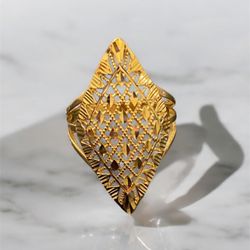 18K Gold Women Diamond Cut Ring