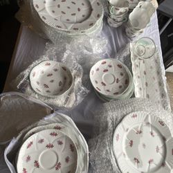 Vintage Shelley England Fine Bone China Bridal Rose / Rosebud
