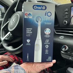 Oral B IO2 Series 2 Rechargeable Toothbrush Brand New Never Opened Box