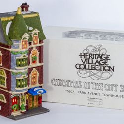 5607 Park Ave Townhouse - Christmas In The City