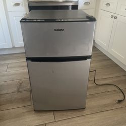 Mini Fridge Refrigerator 