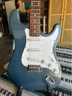 fever electric guitar mint cond