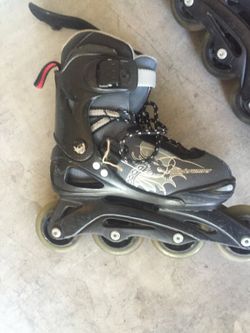 Youth rollerblades