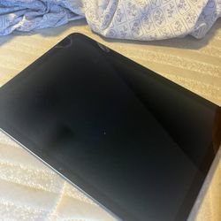 Apple Ipad 10.9in (Cash Only)
