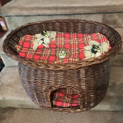 2 Tiers Rattan Woven Large Pet Bed Breathable Wicker Basket Cat House