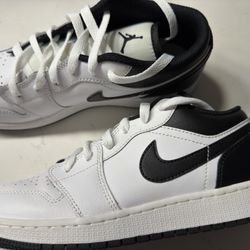 Jordan  low.     Boy Size  6Y