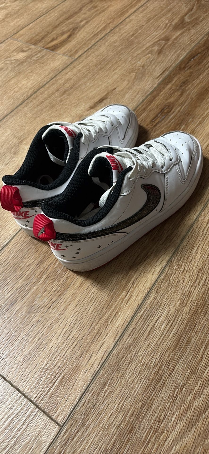 Nike Shoes With Stars