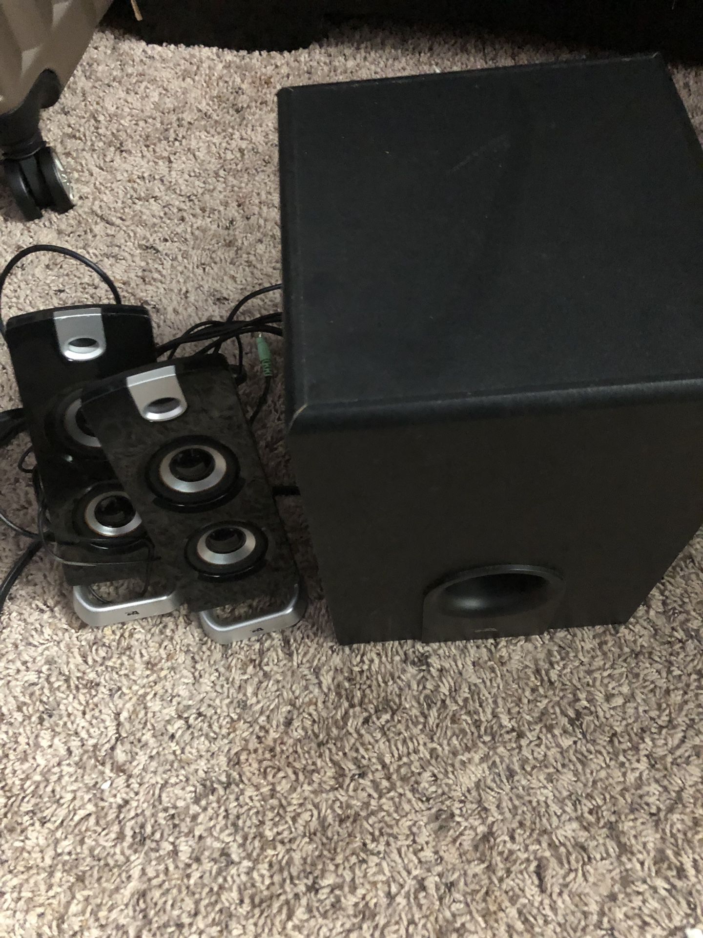 Computer speakers with subwoofer EXCELLENT condition!!