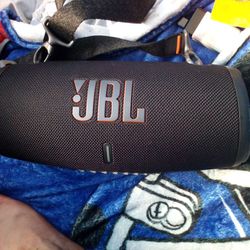 2 JBL Extreme 3 's