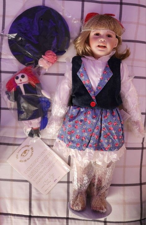 Kaye Wiggs 24" Porcelain Doll "Teri"