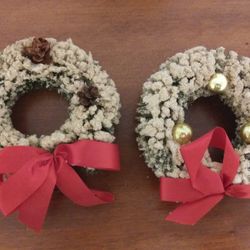Antique Bottle Brush Christmas Wreaths 1960s Flocked 4"