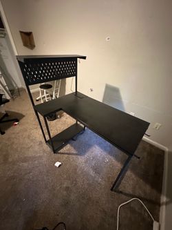 Corner desk and chair