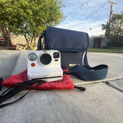 Polaroid Now White Camera