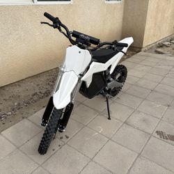 E Bike Rtr Lite 2025 With Helmet, No Trade