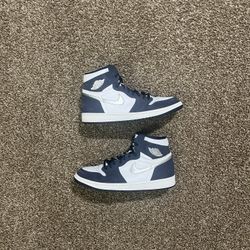 Jordan 1 Midnight Navy Size 8.5