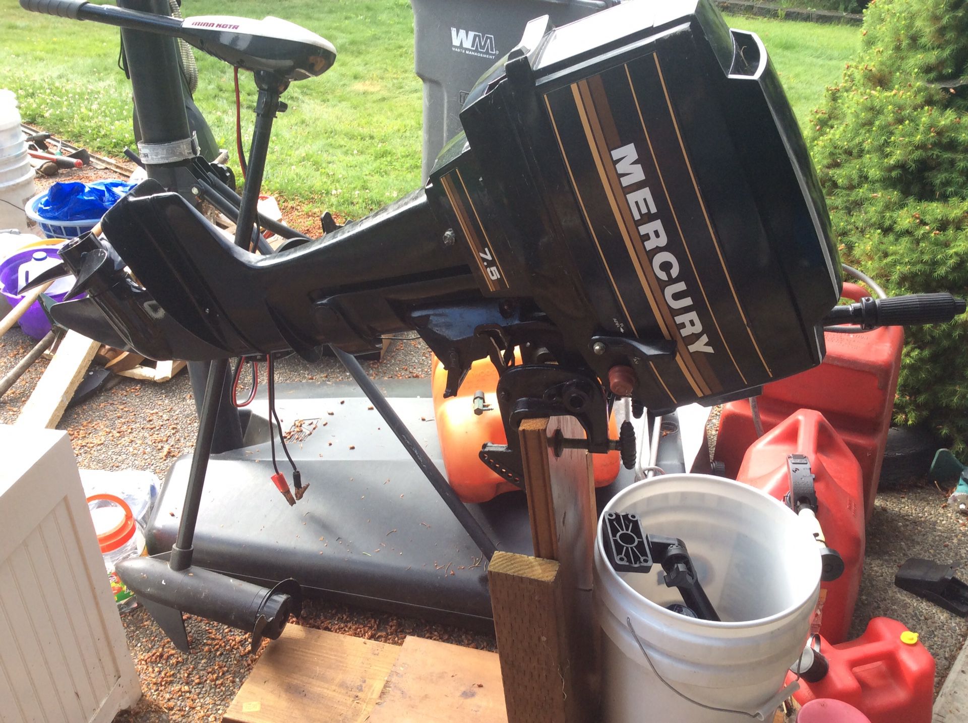 1985 Mercury 7.5 hp outboard motor, short shaft. Low hours. Rarely used. Second owner.