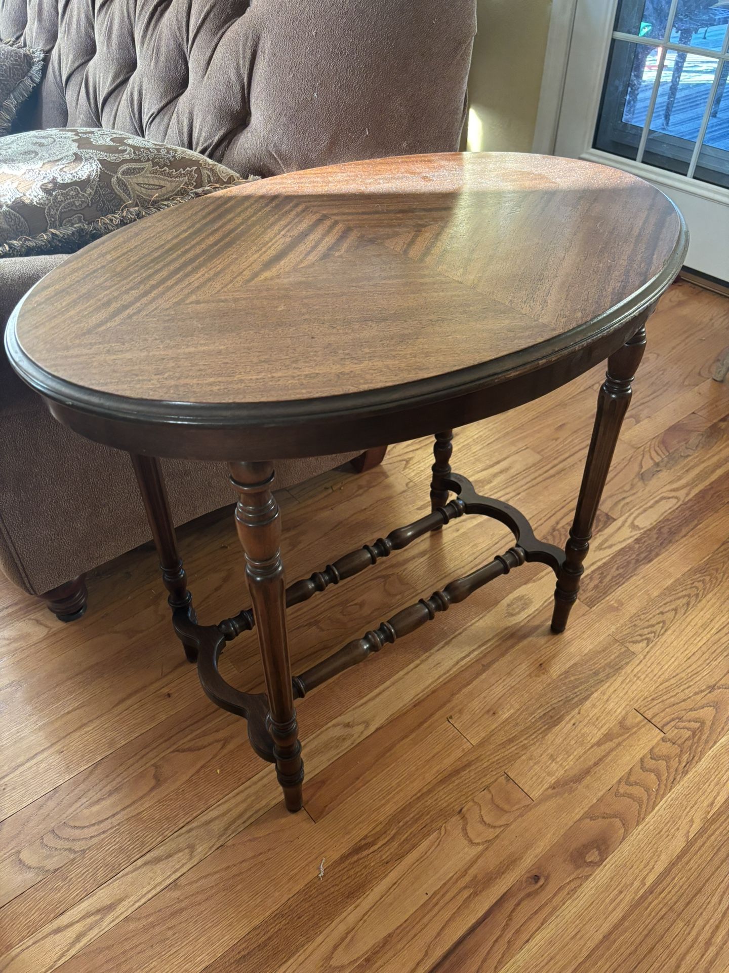 Vintage Imperial Furniture Oval Accent Table