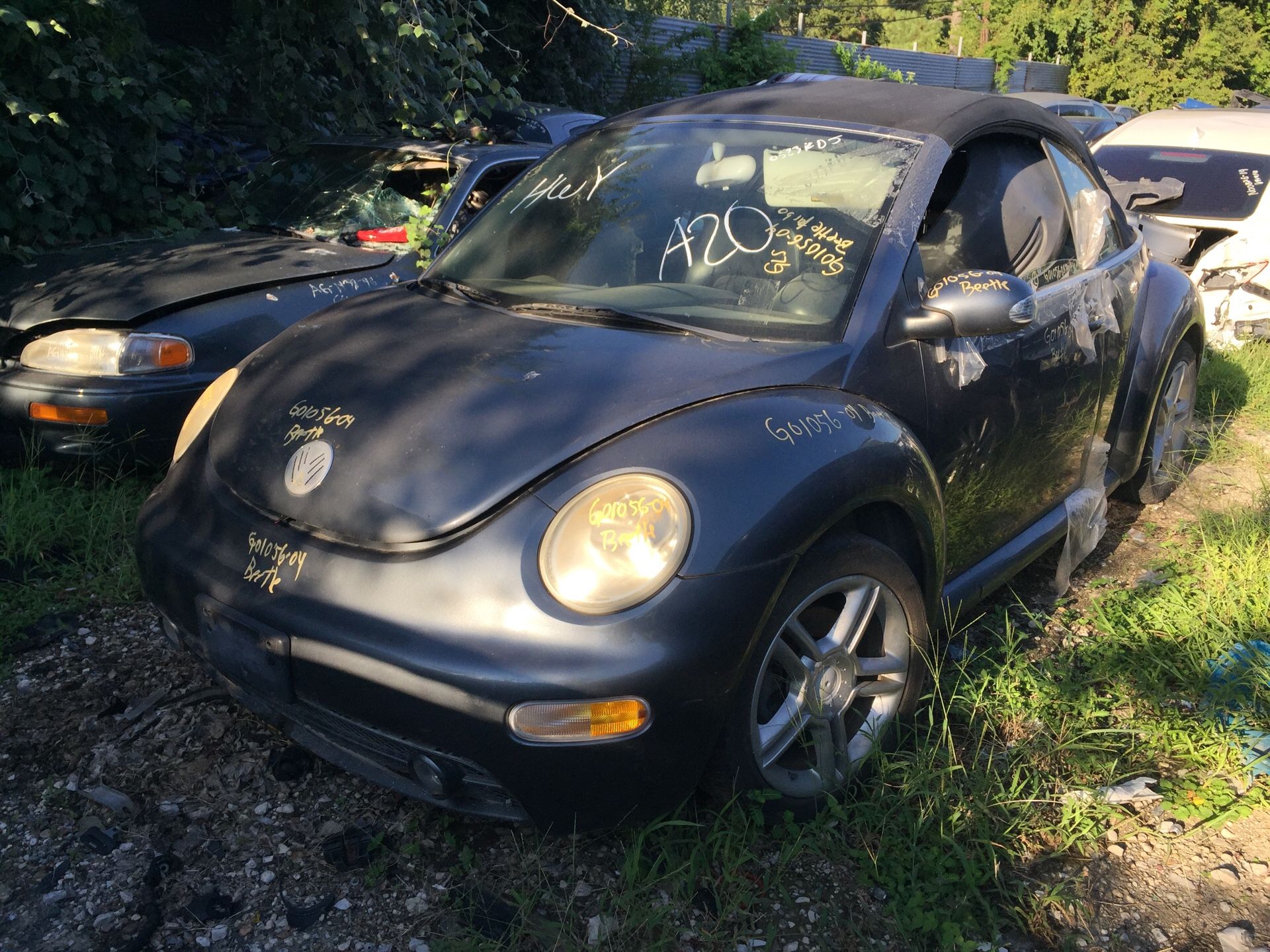 2004 VW BEETLE PARTING OUT