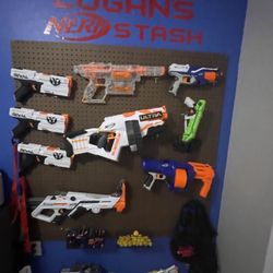 Nerf Gun Wall (Wall And Pegs Included)