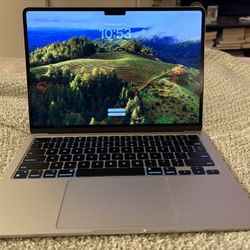 Like-New Apple MacBook Air M2 – 8GB RAM, 13.6″, 256GB SSD