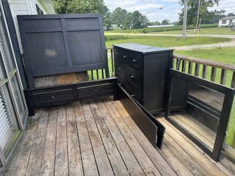 Bed Room Set /Queen Size