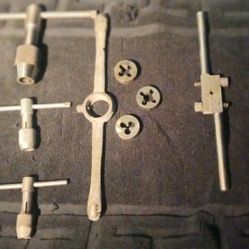 👍1 Die Wrench/3 T Tap Wrenches/1 handle Wrench