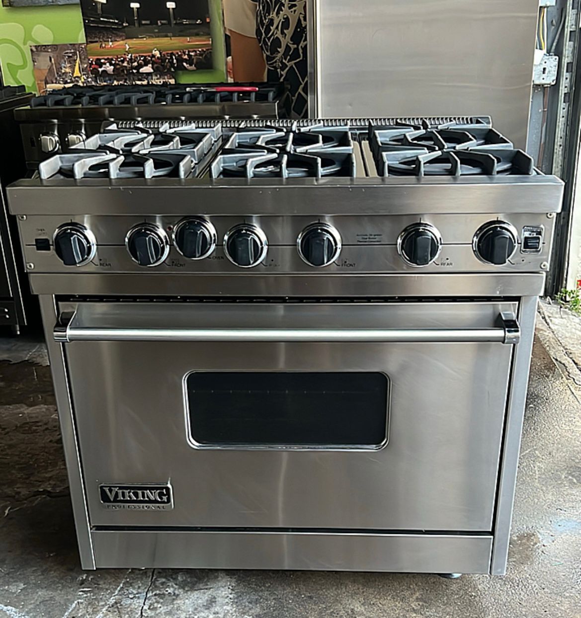 Viking Professional Series VGIC3656BSS Gas