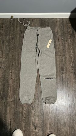 Essential sweats cuffed 