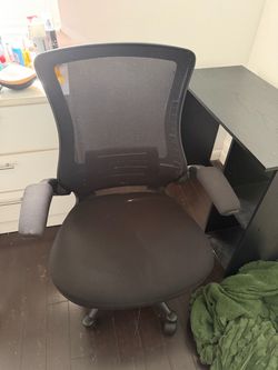 Black Mesh Office Chair with Armrests
