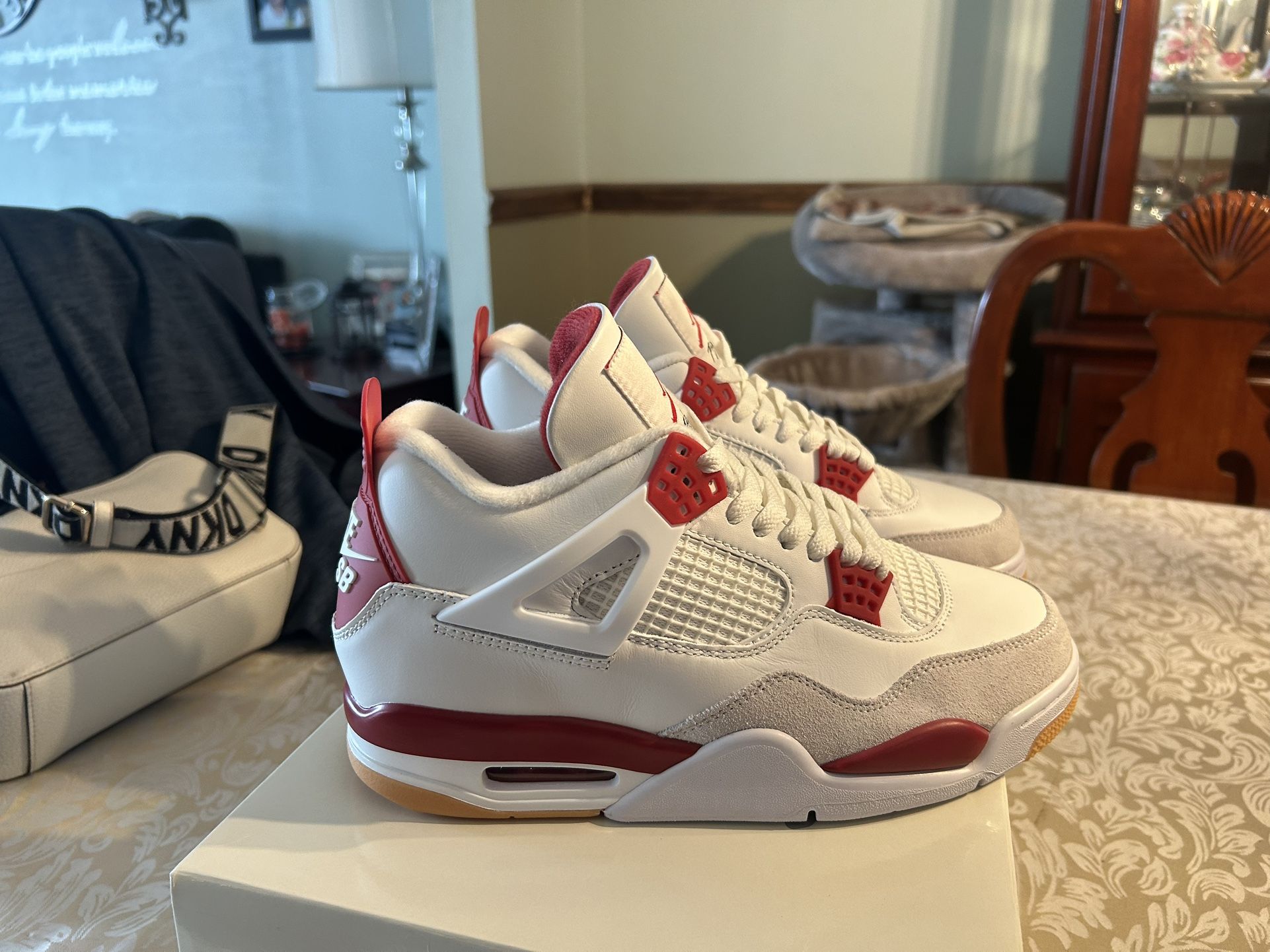 Jordan 4 Varsity Red Size 10.5